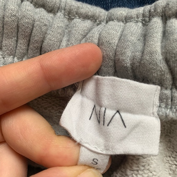 NIA gray sweatpants/joggers - Picture 5 of 5
